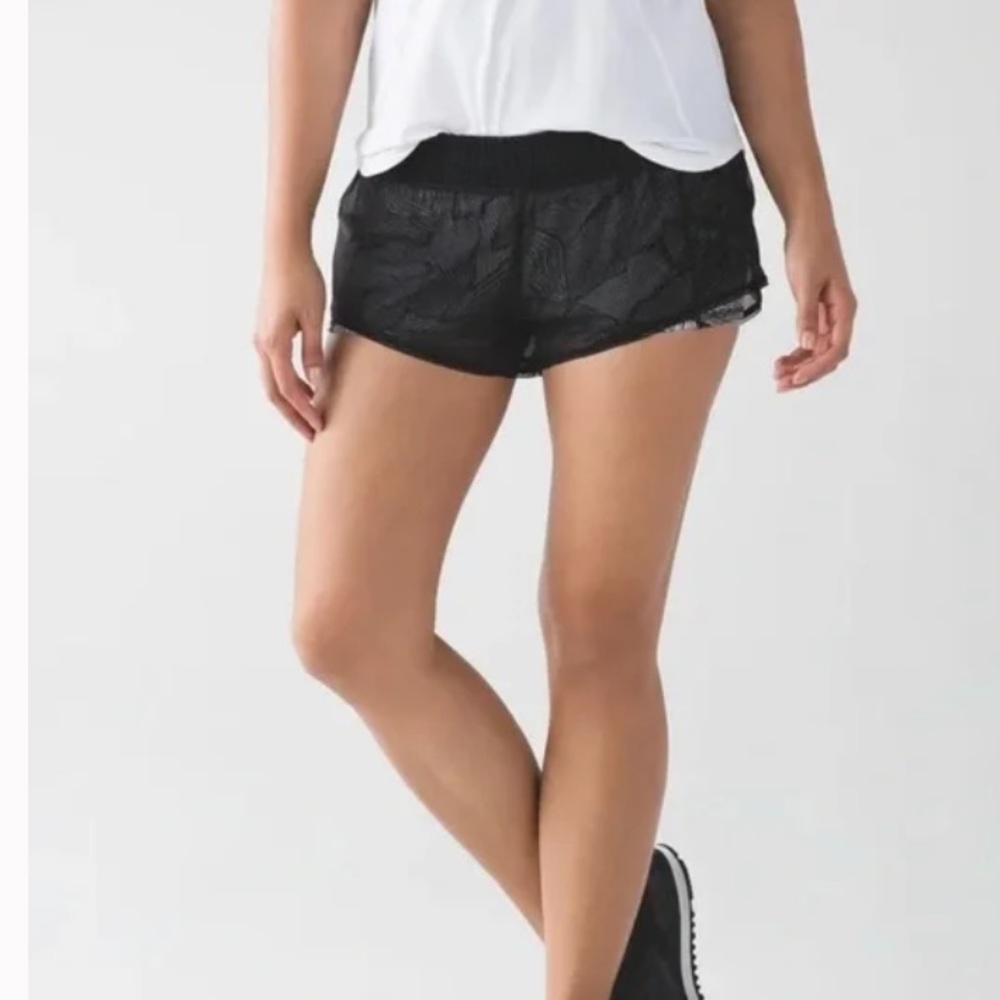 Lululemon City Sky Run By Short - Size 6